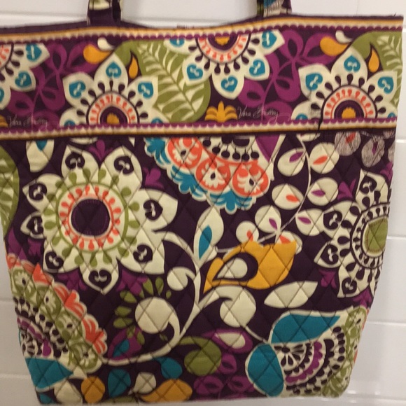 Vera Bradley Tote. Excellent condition. 14x13x41/2 - Picture 4 of 6